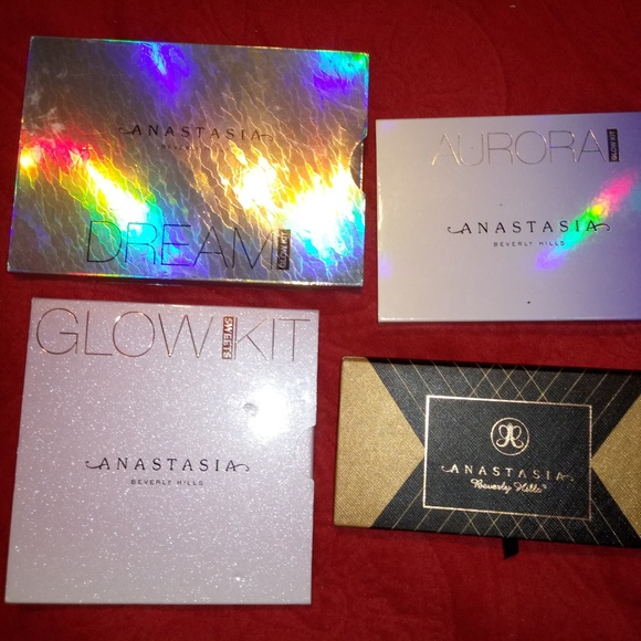 4 Anastasia BH eyeshadow highlighter pallettes